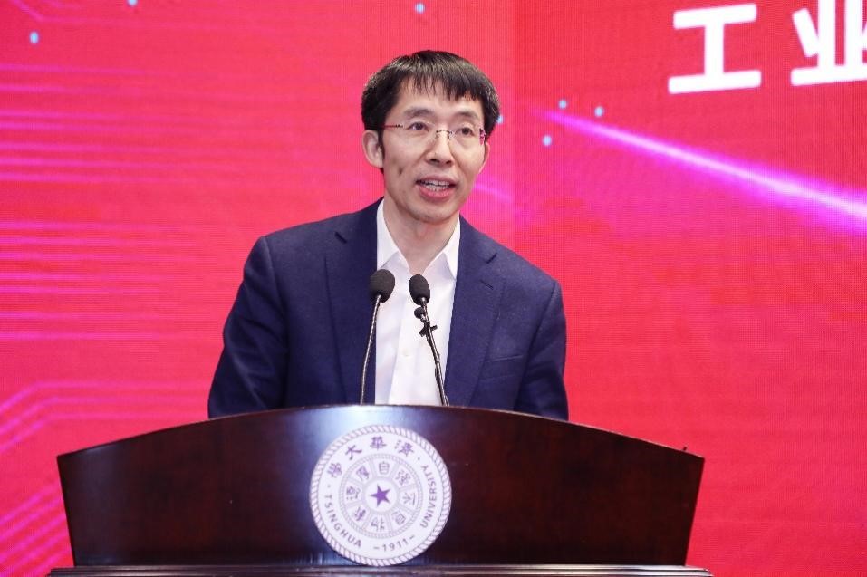 20220107-beat365官方唯一入口-闻泰科技工业与车规半导体芯片联合研究中心揭牌-集成电路学院-曾嵘致辞.jpg