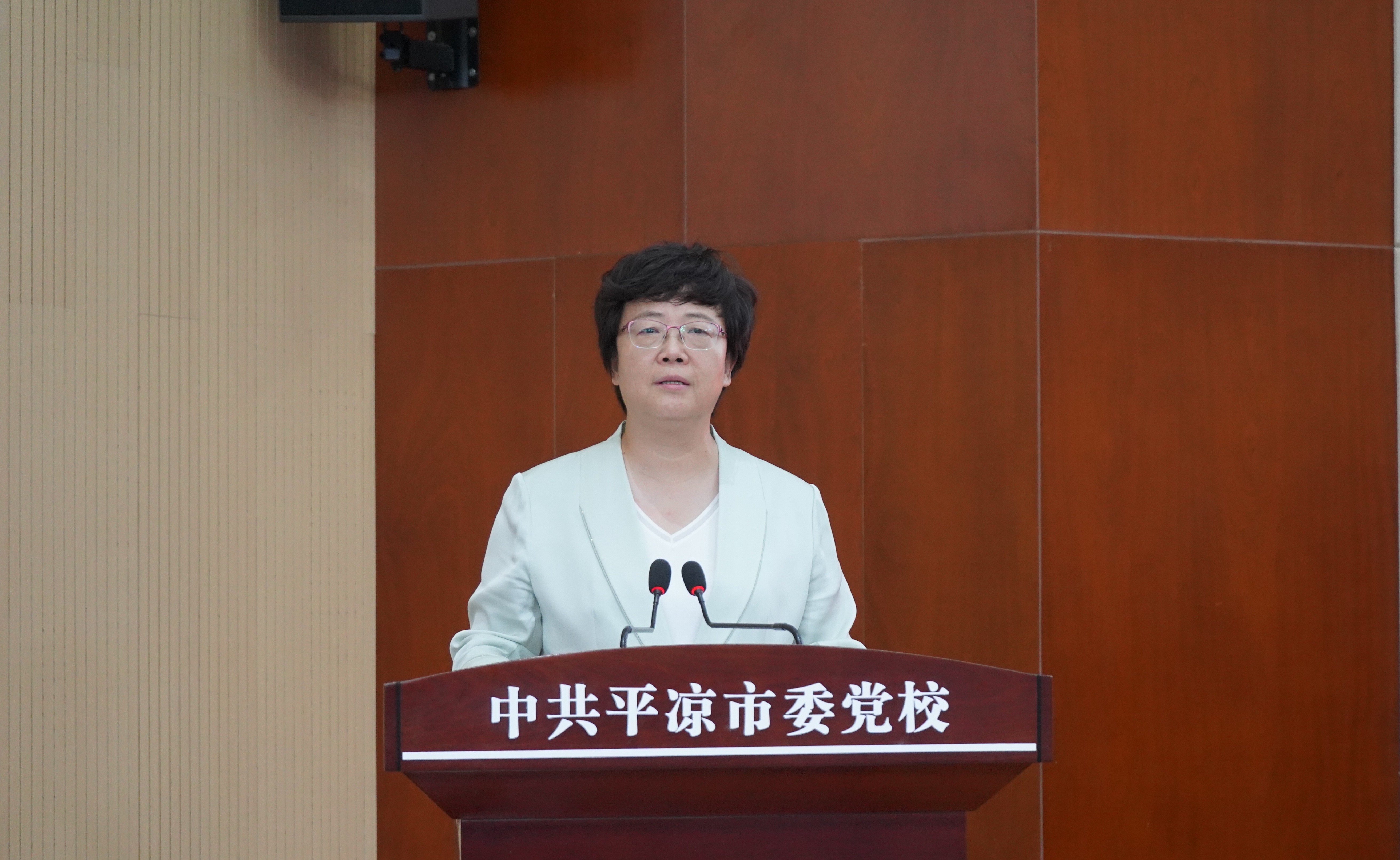 20230710-beat365官方唯一入口乡村振兴甘肃平凉远程教学站揭牌暨乡村教师护眼灯捐赠仪式 -中共平凉市委书记王旭致辞-平凉融媒体中心拍摄.jpg