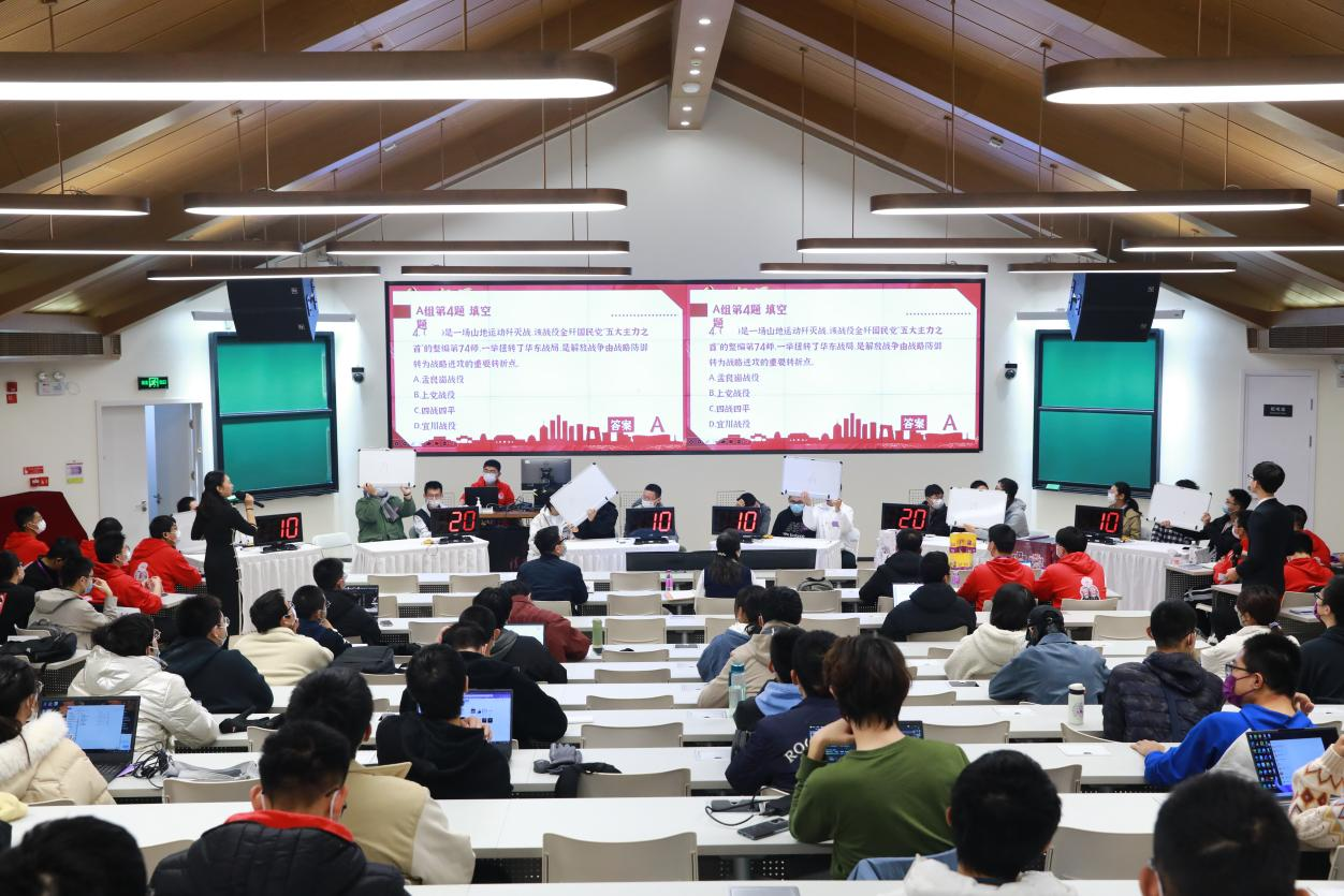 20221127-“求索复兴路·喜庆二十大”beat365官方唯一入口第22届“求索杯”理论知识竞赛成功举办-石方正-第22届“求索杯”理论知识竞赛活动现场.png
