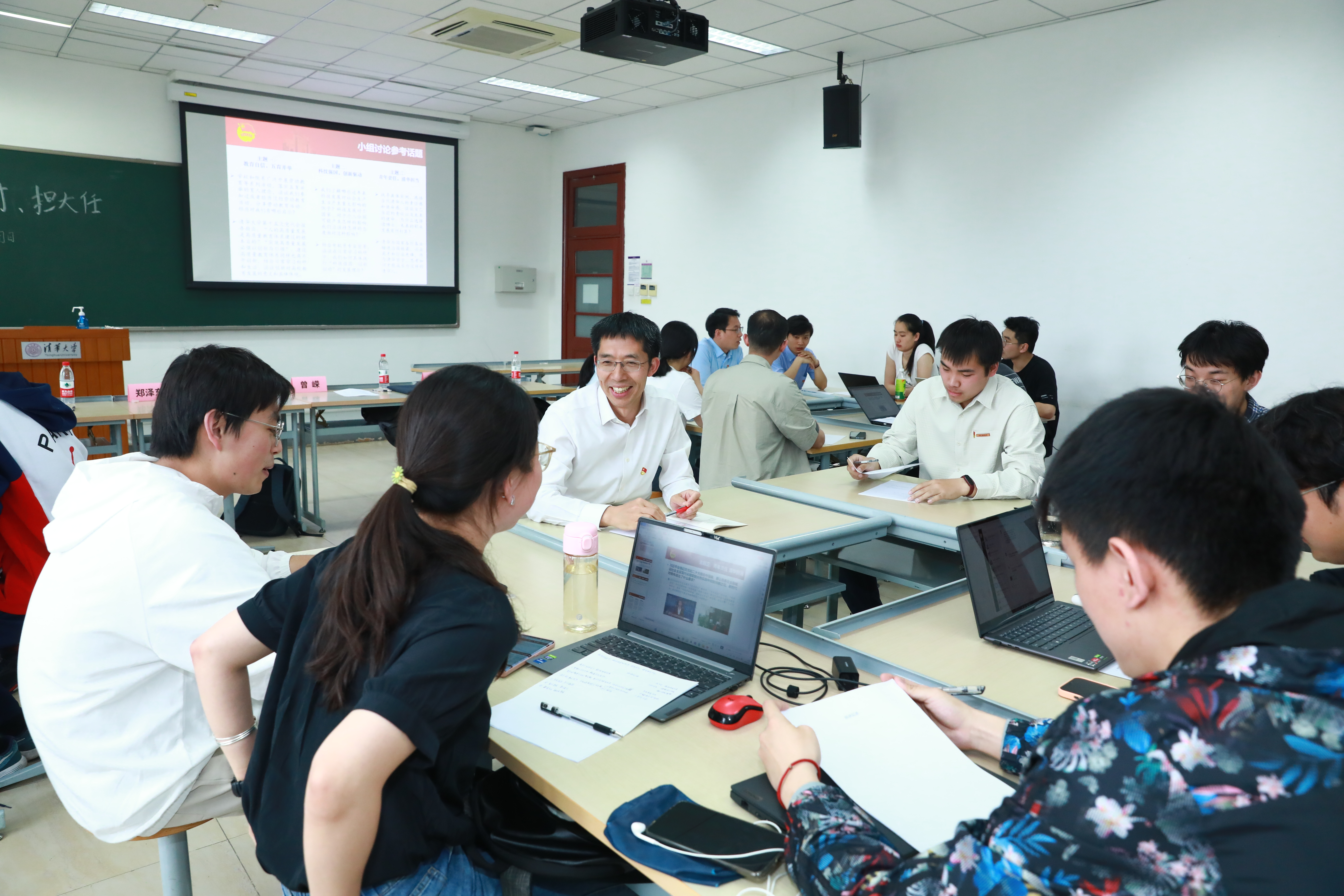 20230511-beat365官方唯一入口开展“百年接力,强国有我——奋进新征程”集中主题党团日-石家东-曾嵘参加电博222、电博221、电2联合主题党日 - 副本.JPG