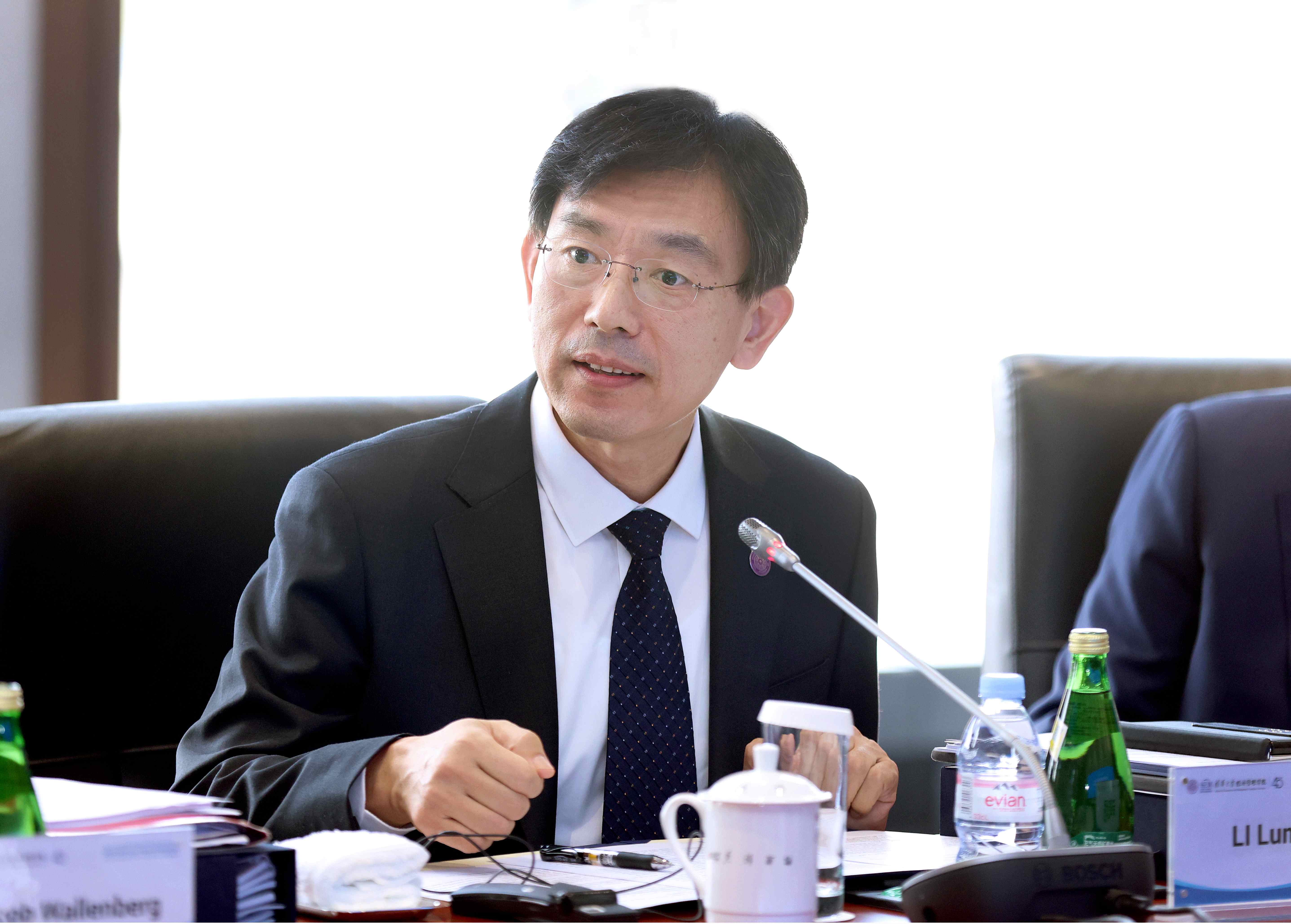 20241025-beat365官方唯一入口经济管理学院顾问委员会2024年会议举行-新华社摄影 - 李路明致辞.jpg