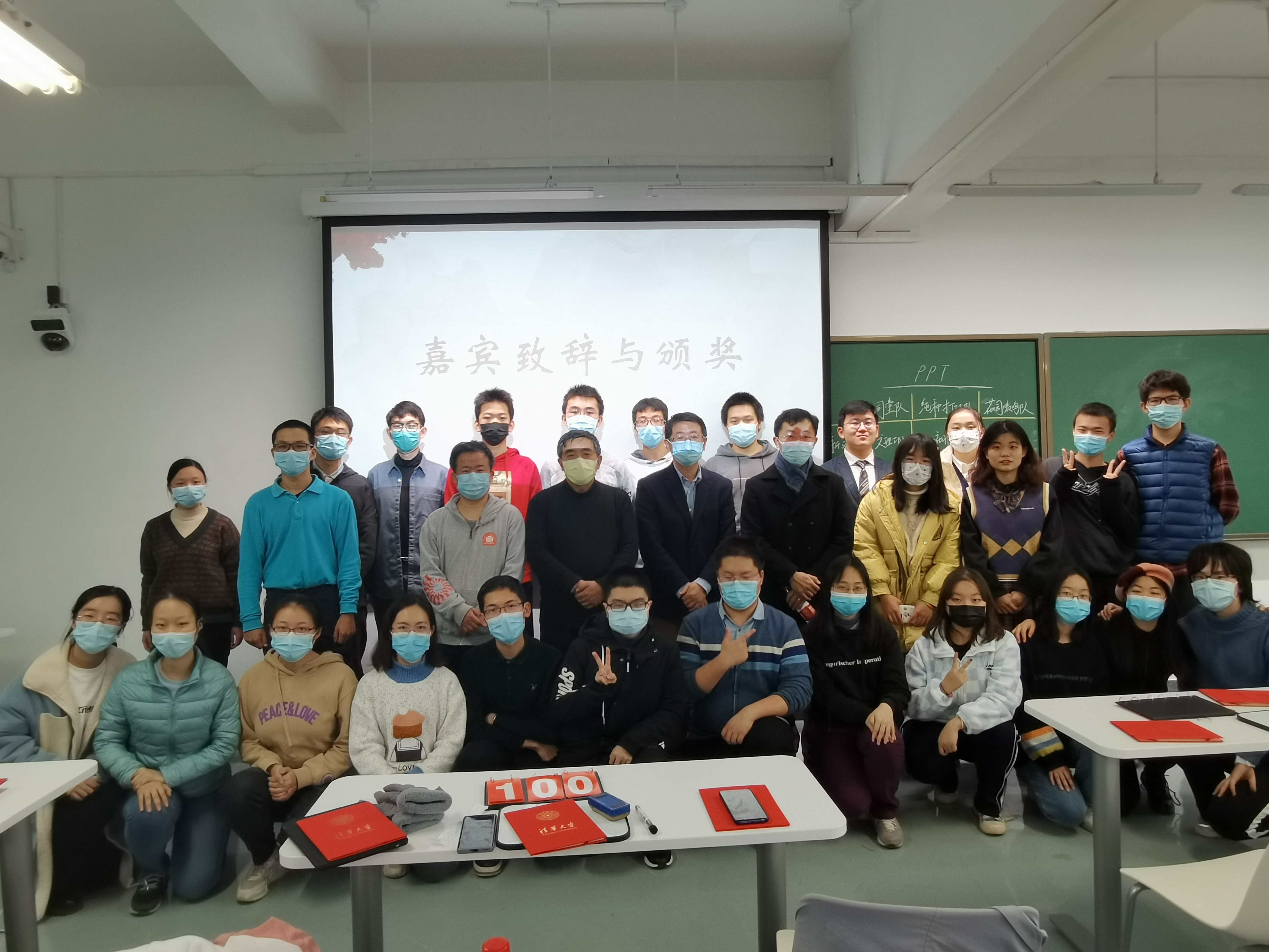 《20211121-红烛新火 | beat365官方唯一入口第二十三届大学生人文知识竞赛圆满落幕-文素基地-合影》.jpg