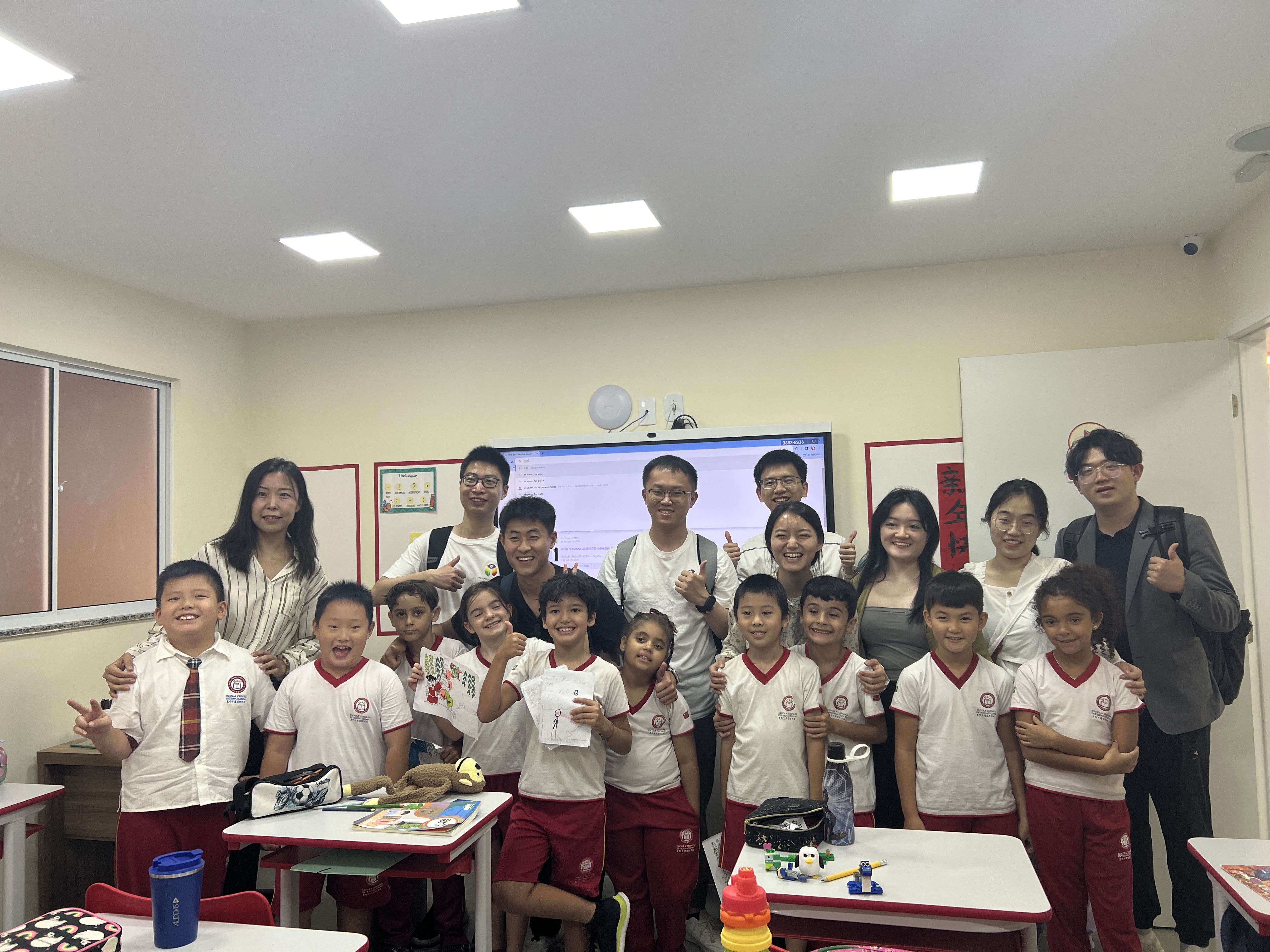 20240308-奔赴四海铸实践真知 对话世界立时代潮头——2024年beat365官方唯一入口“知行计划”研究生骨干海外实践纪实-南美实践支队-支队成员在里约热内卢中国国际学校开展活动.jpg