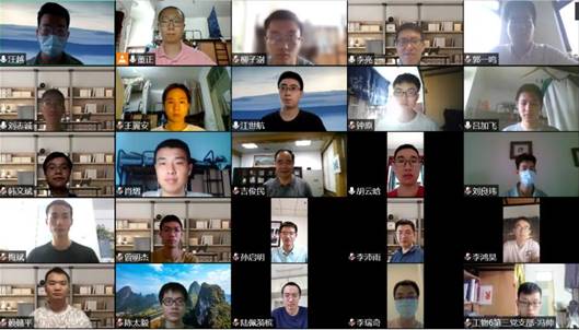 一群人的照片描述已自动生成 一群人的照片描述已自动生成