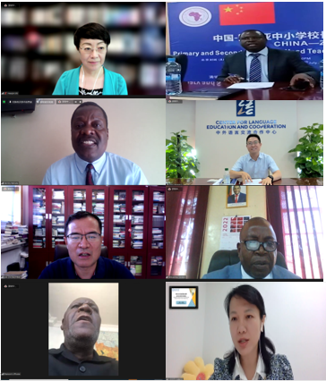 20220714-中赞中小学校长教育领导力线上工作坊-CALDI-主持人和对话嘉宾照片(刘惠琴教授左一,桑德博士右一,本垂·卡塔博士左二,孟源右二,石中英教授左三,马力扎尼·腾波右三,纳伊桑·恩格马教授左四,童莉莉副教授右四).png