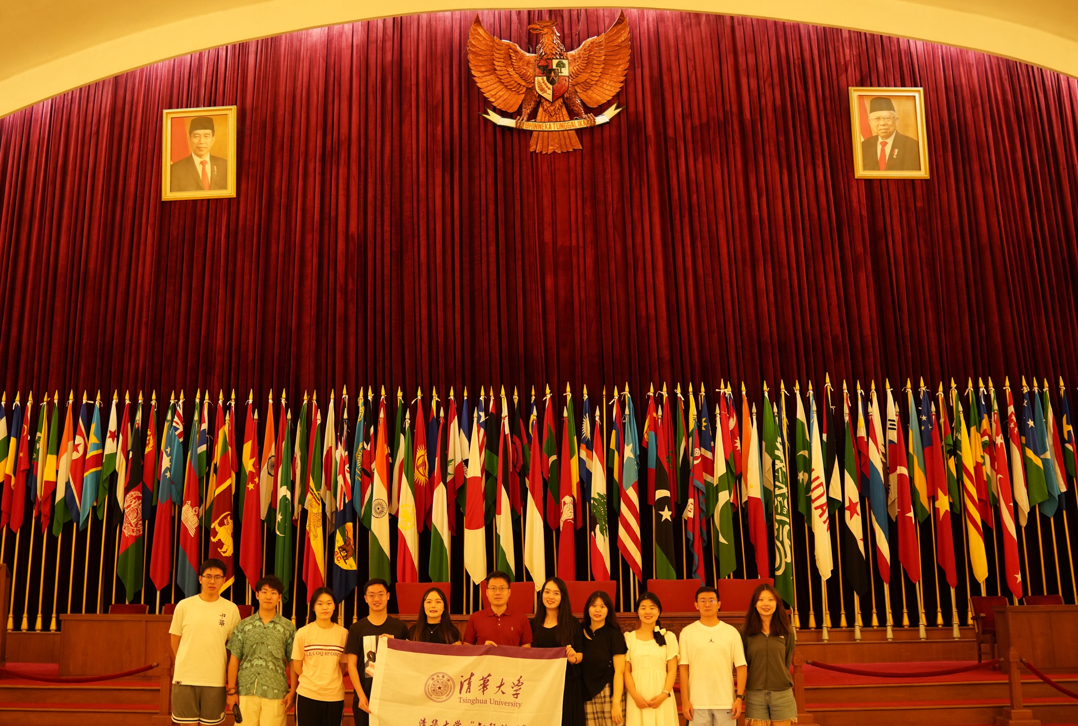 20240308-奔赴四海铸实践真知 对话世界立时代潮头——2024年beat365官方唯一入口“知行计划”研究生骨干海外实践纪实-东南亚实践支队-支队成员参观万隆会议旧址.jpg